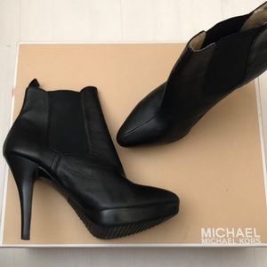 MICHAEL Michael Kors Lattington Bootie